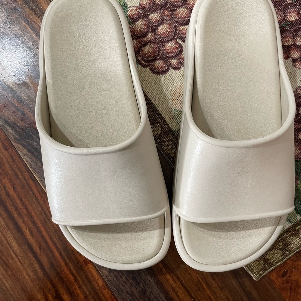 Women's Cream Slide Sandals